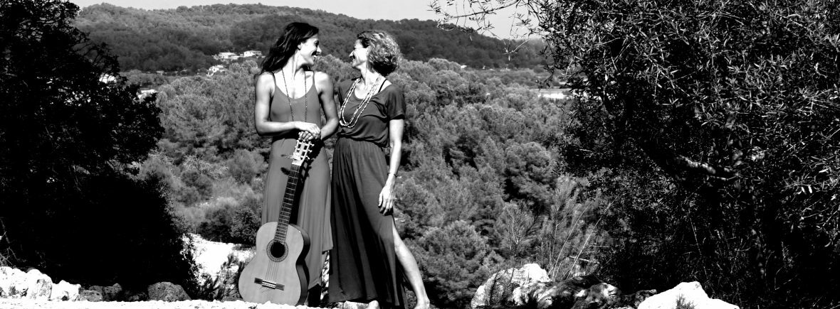 YOGA Frauen Gitarre